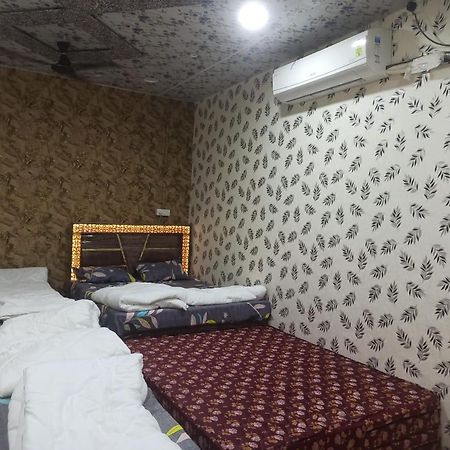 Hotel Shree Kashi Govardhan Dham Ujjain Esterno foto