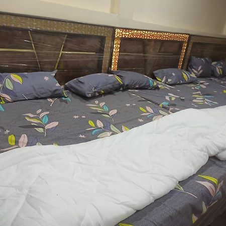 Hotel Shree Kashi Govardhan Dham Ujjain Esterno foto