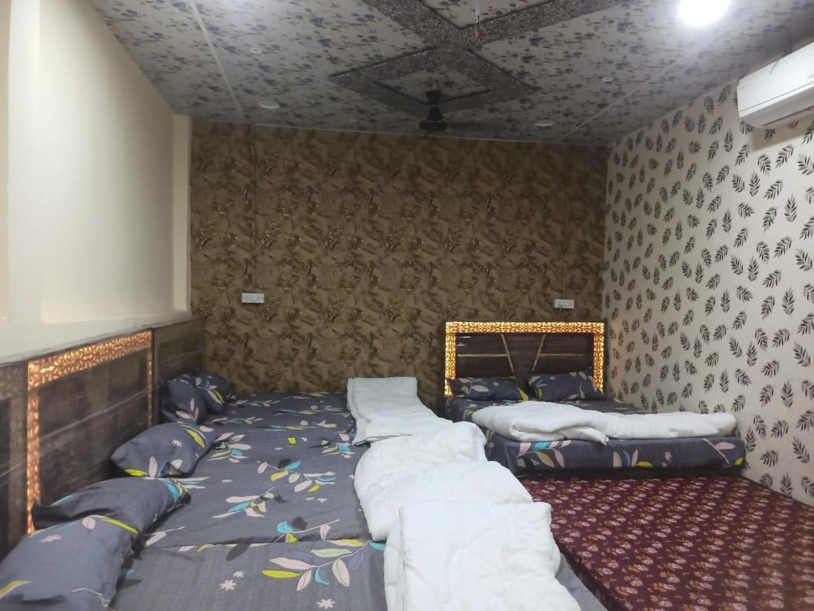 Hotel Shree Kashi Govardhan Dham Ujjain Esterno foto